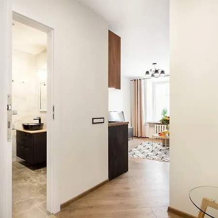 Stylish St. Ignatius By Houseys Apartment *