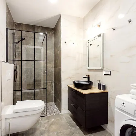 Apartment Stylish St. Ignatius By Houseys