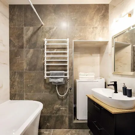 Daire Stylish St. Ignatius By Houseys *
